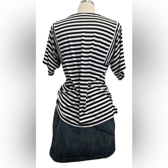 Black and White Striped Short Sleeve Tee - Picture 4 of 7
